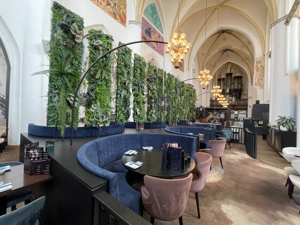 Meubelstoffering restaurant