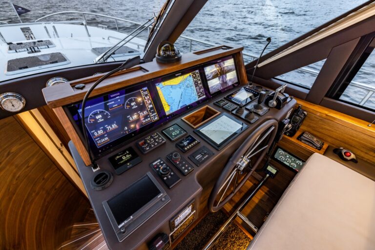 JW Stoffering scheepsstoffering bootkussens jachtstoffering luxe interieur nieuwbouw jachten boten