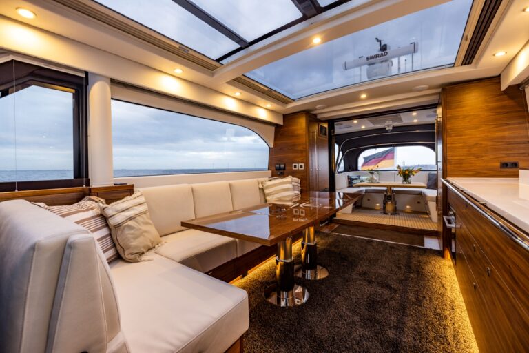 JW Stoffering scheepsstoffering bootkussens jachtstoffering luxe interieur nieuwbouw jachten boten