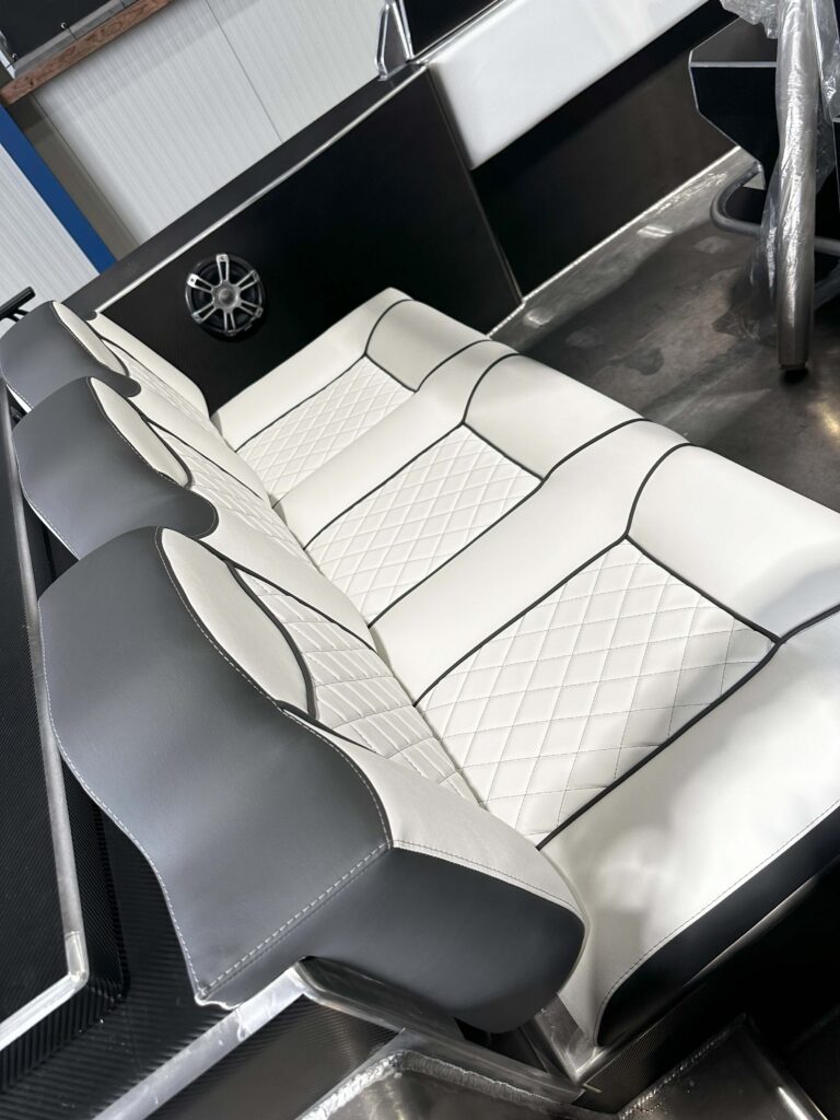 JW Stoffering luxe SuperSport tender 900 snelvarend speedboat scheepsstoffering boot bootkussens