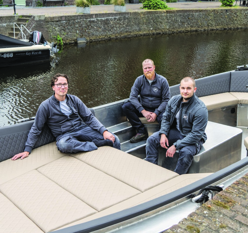 JW Stoffering boot teamfoto scheepsstoffering meubelstoffering jachtstoffering.