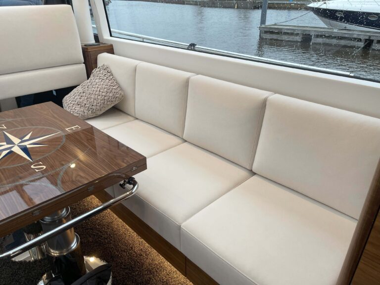 JW Stoffering scheepsstoffering bootkussens jachtstoffering luxe interieur nieuwbouw jachten boten